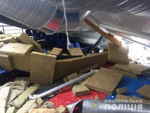 Обвал даху спортзалу в Вишневому,чи знайдуть винних