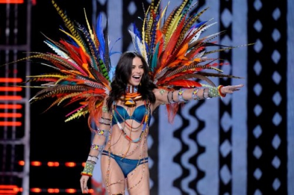 Ангелы  Victoria's Secret как всегда бесподобны