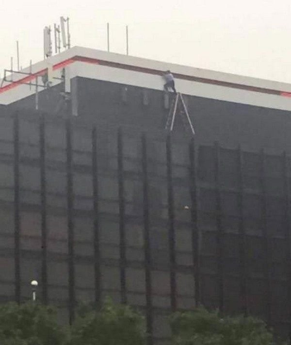 Техника безопасности? Нет не слышал...