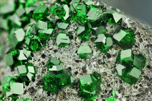 Очень редкие и удивительные минералы Земли