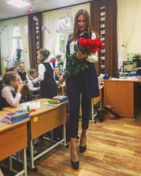 Учительницы  к которым на собрания ходят только папы