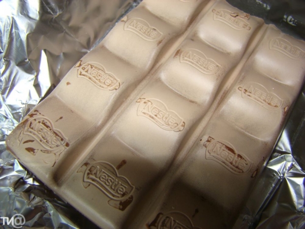 Почему на шоколаде появляется белый налет
