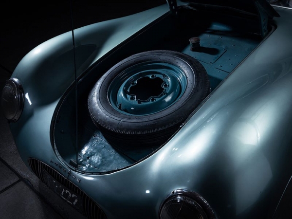 А Вы знаете как выглядит самый старый Porsche?