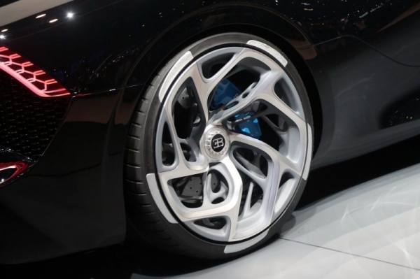 Так выглядит Bugatti за 11 миллионов Евро