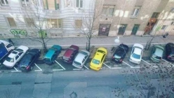 Идиотов на парковке видно издалека
