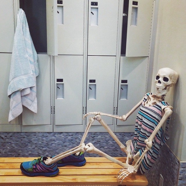 Гламурный скелет в Instagram