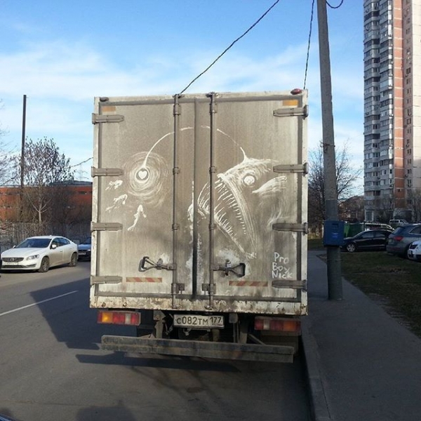 Грязное искусство на автомобилях