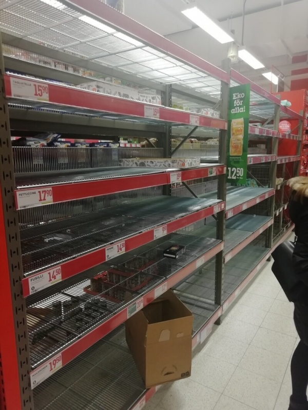 Коронавирусная паника во многих странах выглядит одинаково