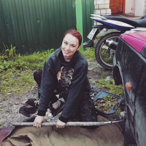 Девушки и автомобили
