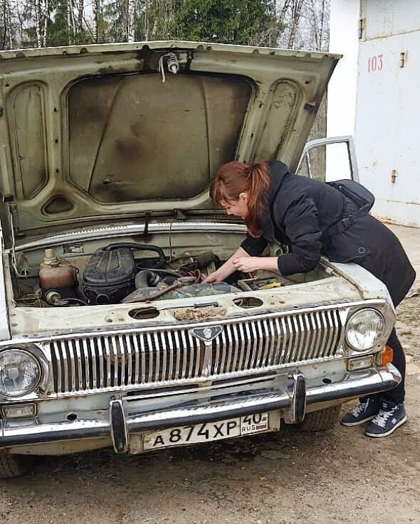 Девушки и автомобили