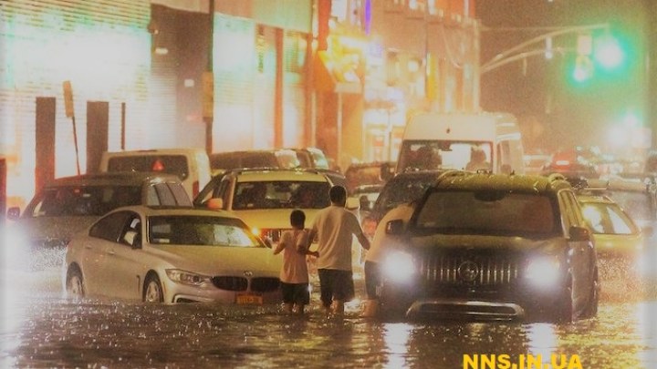В Нью-Йорке из-за погоды объявили чрезвычайное положение